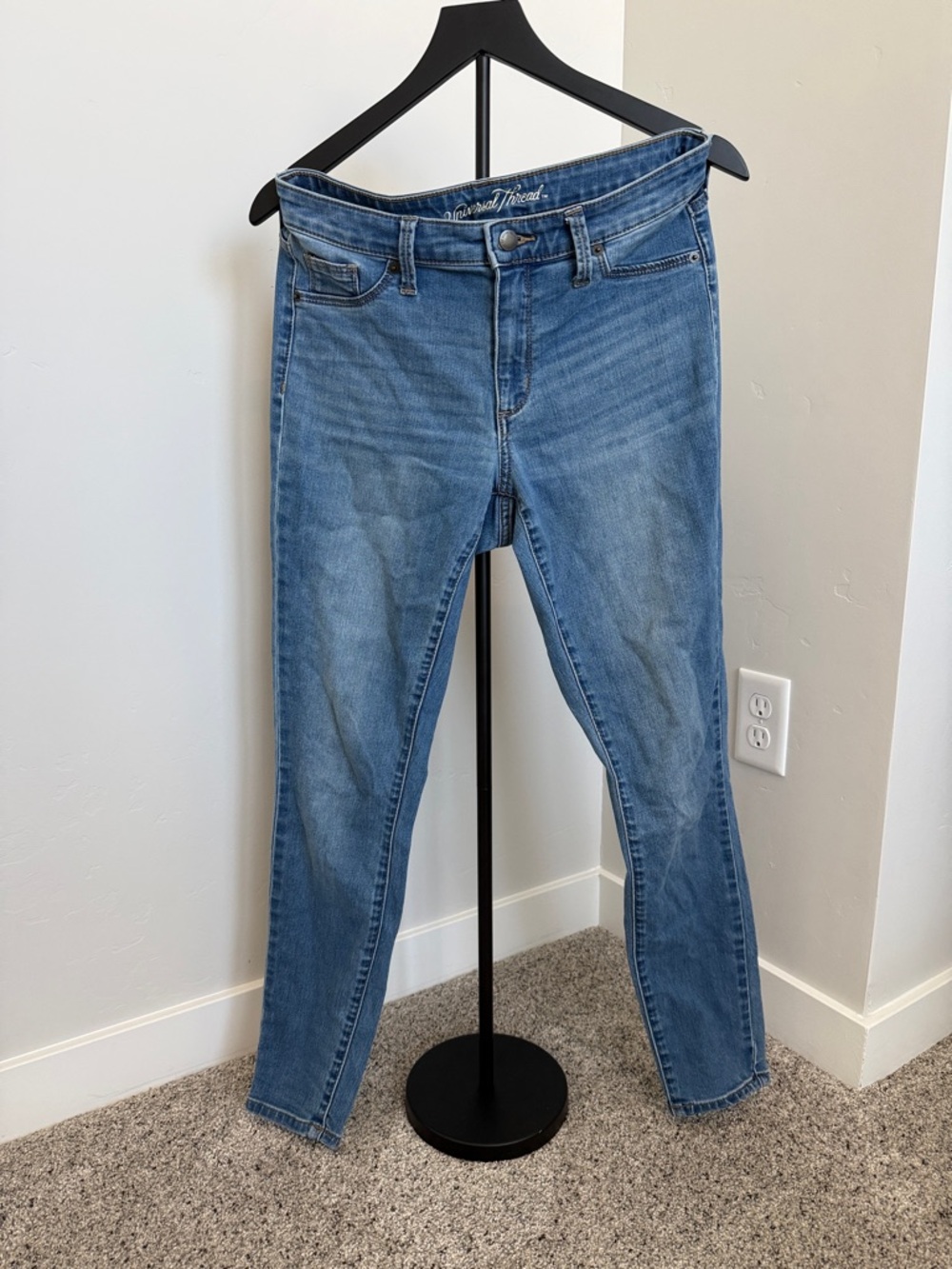 Universal Thread Women's Skinny Jeans in Blue
